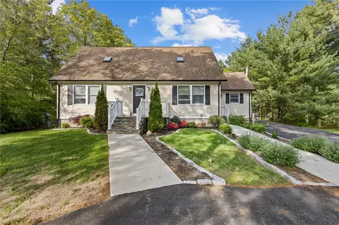 96 Hemlock Farm Trl, Burrillville, RI 02830