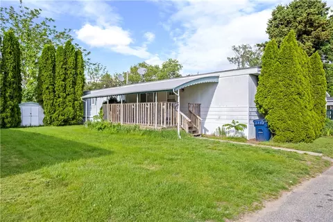 19 Cathy Cir, Portsmouth, RI 02871