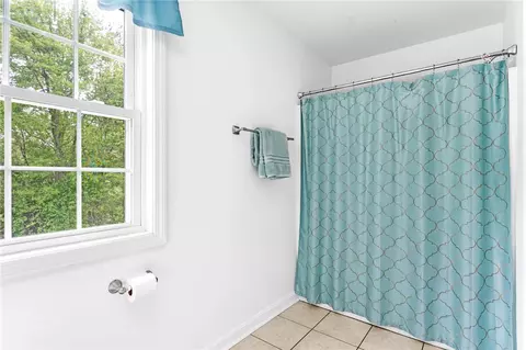 Bath - 3 Piezzo Dr, Westerly, RI 02891 photo 5 of 5