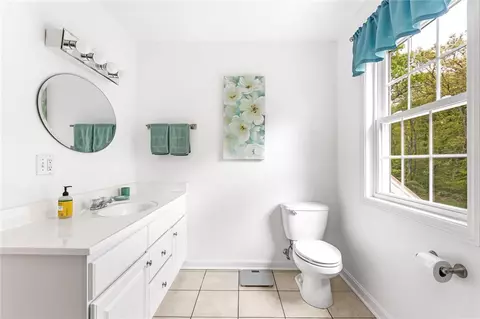Bath - 3 Piezzo Dr, Westerly, RI 02891 photo 4 of 5