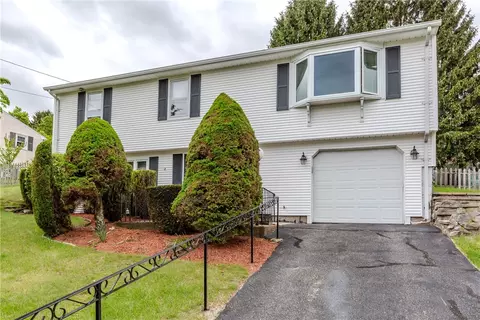 56 Mulberry Cir, Johnston, RI 02919