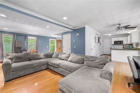 3 Walker Ln, Coventry, RI 02816 photo 9