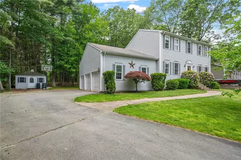 3 Walker Ln, Coventry, RI 02816 photo 3