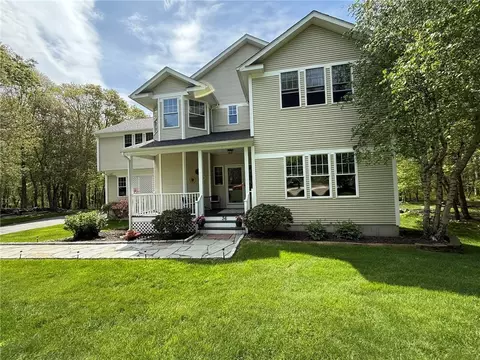36 Jasmine Cir, Saunderstown, RI 02874