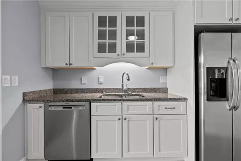 446 Paddock Ln, Bristol, RI 02809 photo 8