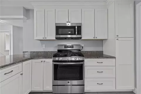 446 Paddock Ln, Bristol, RI 02809 photo 7