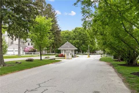 446 Paddock Ln, Bristol, RI 02809 photo 32