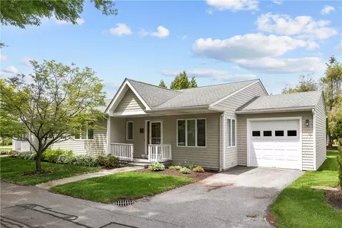 446 Paddock Ln, Bristol, RI 02809 photo 2