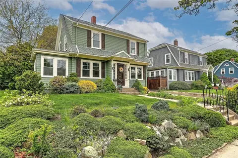 77 Glen Ave, Cranston, RI 02905