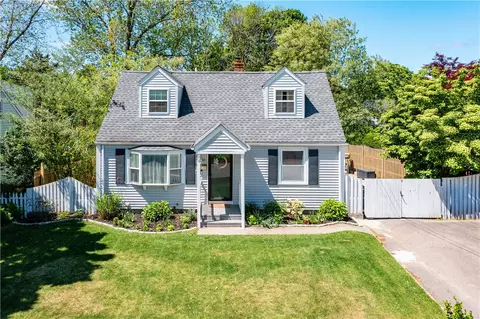 45 Nichols Rd, North Kingstown, RI 02852