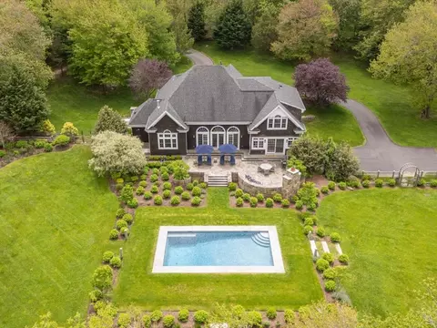 151 Land N Sea Dr, South Kingstown, RI 02879