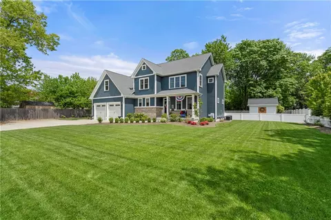 360 Pleasant St, Rumford, RI 02916