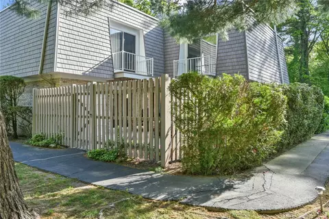 18 Caddy Rock Rd #C, North Kingstown, RI 02852
