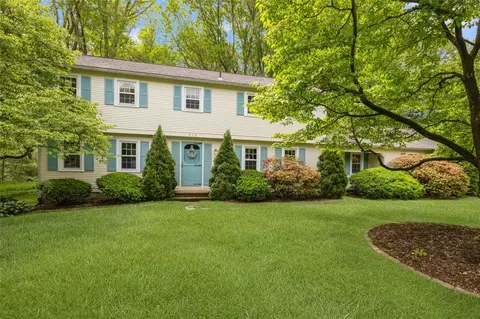 215 Stone Ridge Dr, East Greenwich, RI 02818