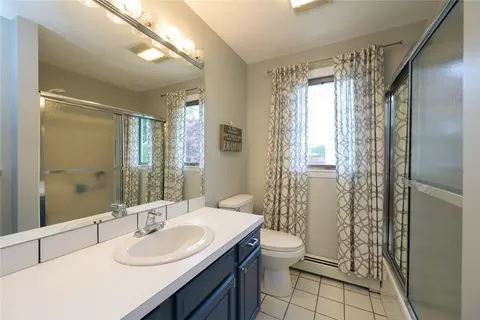 Bath - 290 View Ave, Cranston, RI 02920 photo 2 of 3