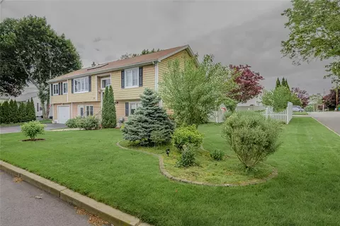 Exterior - 290 View Ave, Cranston, RI 02920 photo 5 of 5
