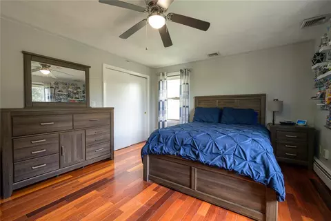 Bedroom - 290 View Ave, Cranston, RI 02920 photo 3 of 4