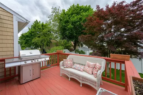 Exterior - 290 View Ave, Cranston, RI 02920 photo 3 of 5
