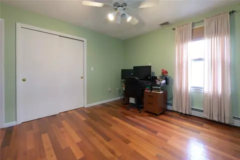 Bedroom - 290 View Ave, Cranston, RI 02920 photo 4 of 4