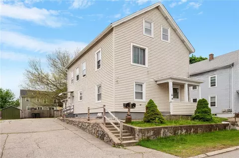 16 Vincent Ave, Pawtucket, RI 02860
