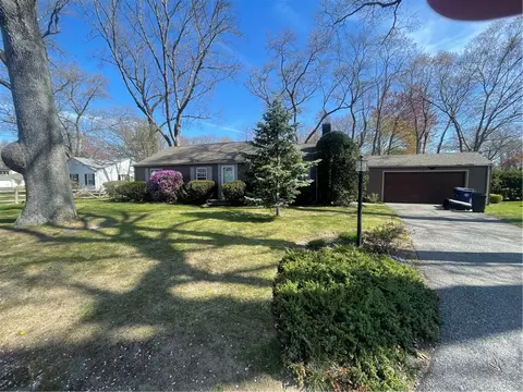 80 Frontier Rd, Warwick, RI 02889