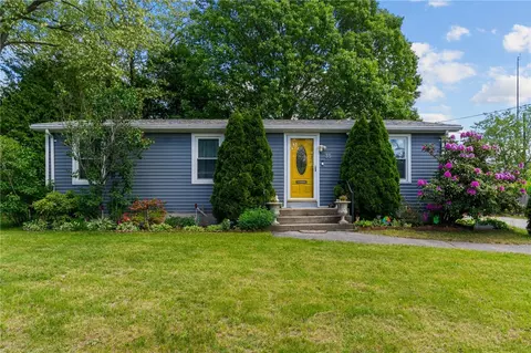 35 Sachem Rd, Riverside, RI 02915