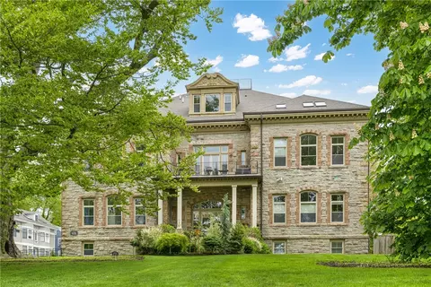 426 Spring St #B101, Newport, RI 02840