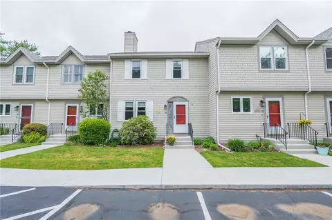 26 Noel Ct, South Kingstown, RI 02879
