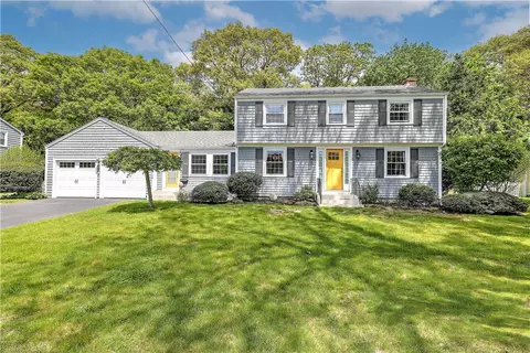 15 Lafayette Rd, Barrington, RI 02806