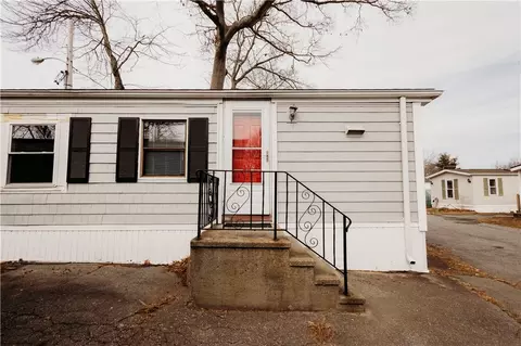 840 Forest Park Ave, Middletown, RI 02842