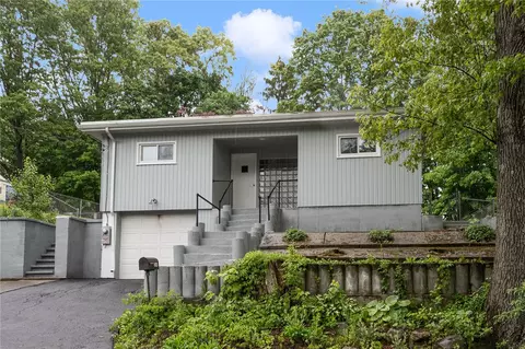 613 Prospect St, Woonsocket, RI 02895