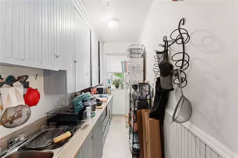 242 4th Ave, Woonsocket, RI 02895 photo 8