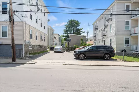 242 4th Ave, Woonsocket, RI 02895 photo 3