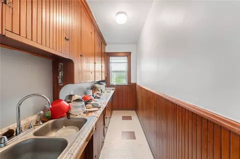 242 4th Ave, Woonsocket, RI 02895 photo 34