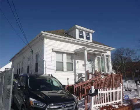 15 Venice St, Providence, RI 02908