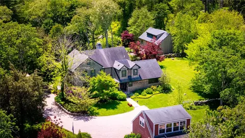 1049 Matunuck Schoolhouse Rd, South Kingstown, RI 02879