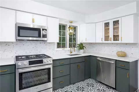 Kitchen - 20 Barker Ave, Warren, RI 02885 photo 2 of 3