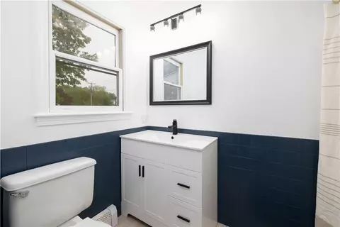 Bath - 20 Barker Ave, Warren, RI 02885 photo 3 of 3