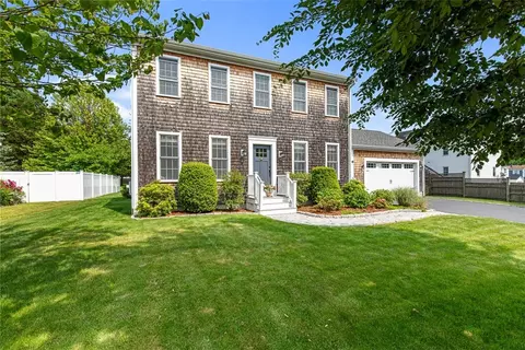23 South St, Barrington, RI 02806