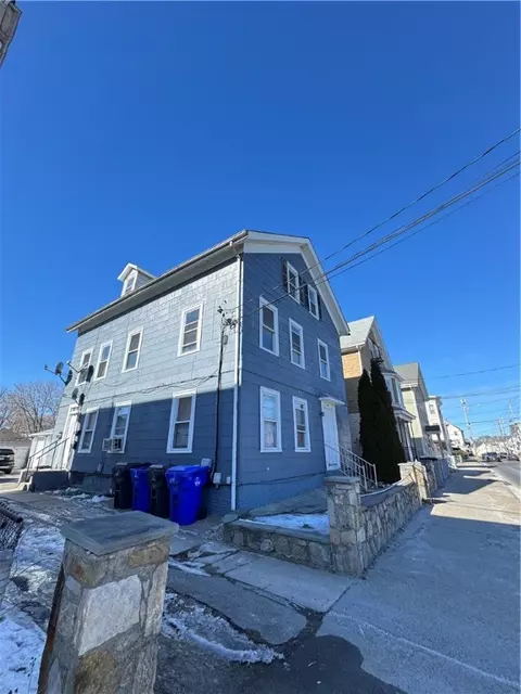 580 Lonsdale Ave, Central Falls, RI 02863