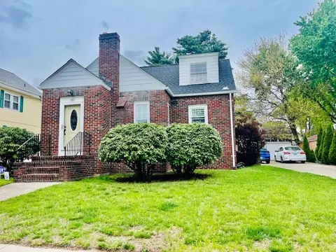 281 Auburn St, Cranston, RI 02910
