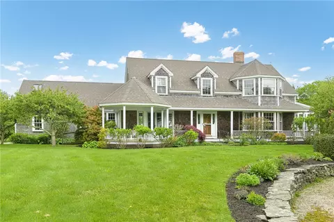 576 W Main Rd, Little Compton, RI 02837