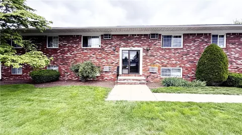 20 Zambarano Ave #202, North Providence, RI 02911