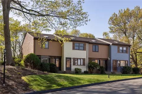 275 Grotto Ave #15, Pawtucket, RI 02860