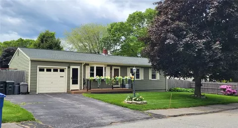 6 Colonial Rd, Coventry, RI 02816