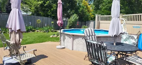 Exterior - 6 Colonial Rd, Coventry, RI 02816 photo 6 of 7
