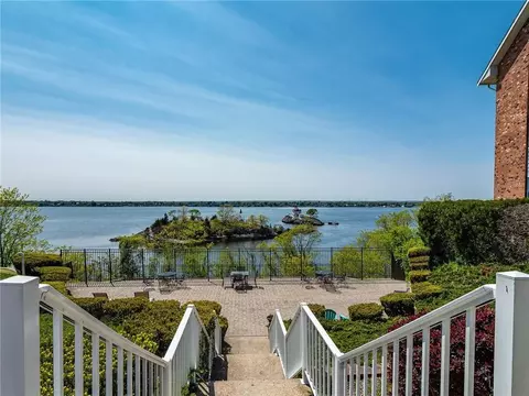 23 Bullocks Point Ave #2/4C, Riverside, RI 02915