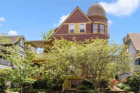 17 Creighton St, Providence, RI 02906