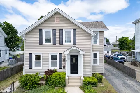 130 Hunts Ave, Pawtucket, RI 02861