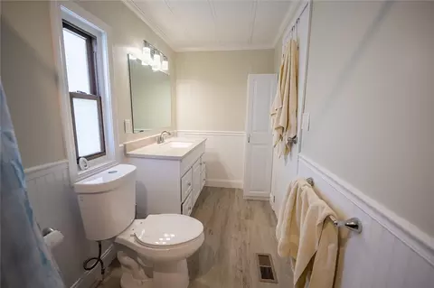 Bath - 7 Lane D Dr, Coventry, RI 02816 photo 1 of 5
